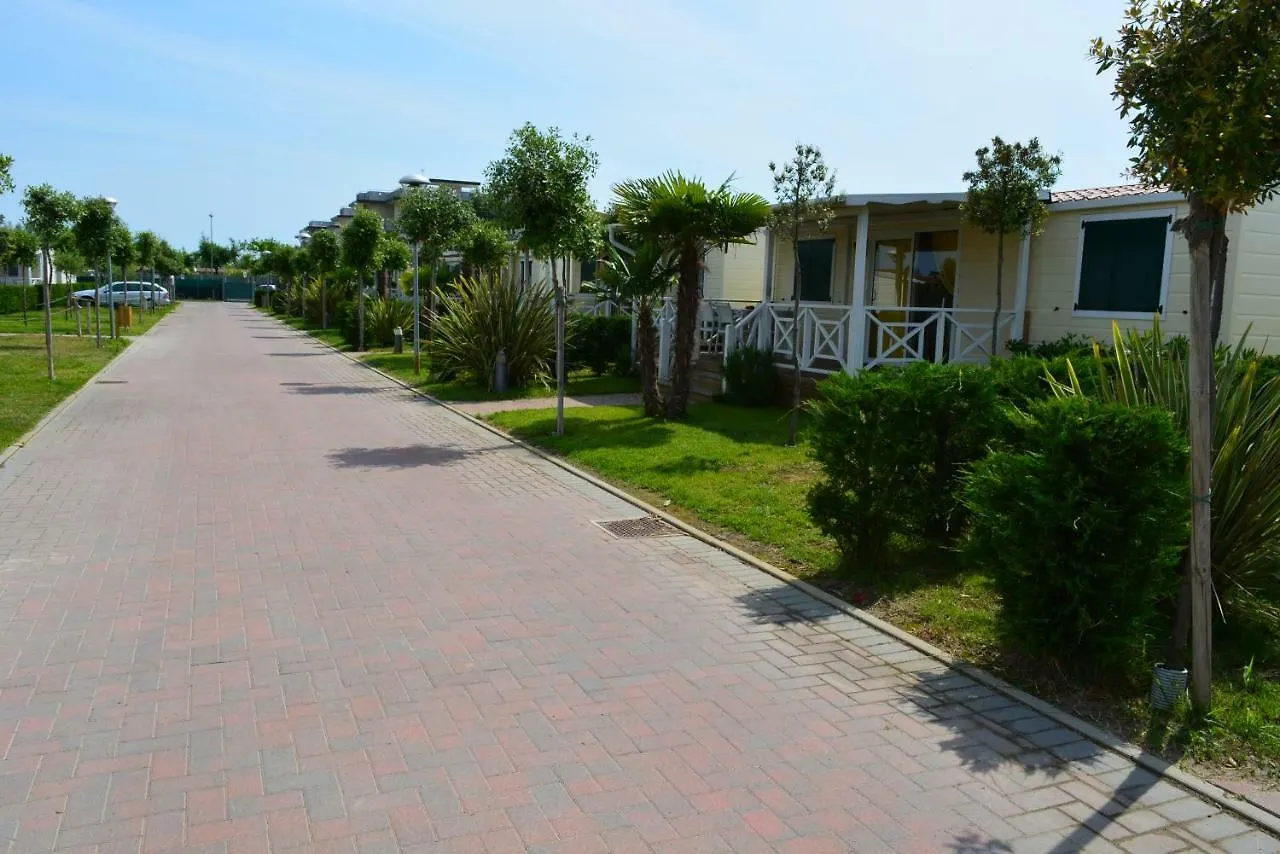 Camping Atlanta & Mediterraneo Family Village Sottomarina 3*,